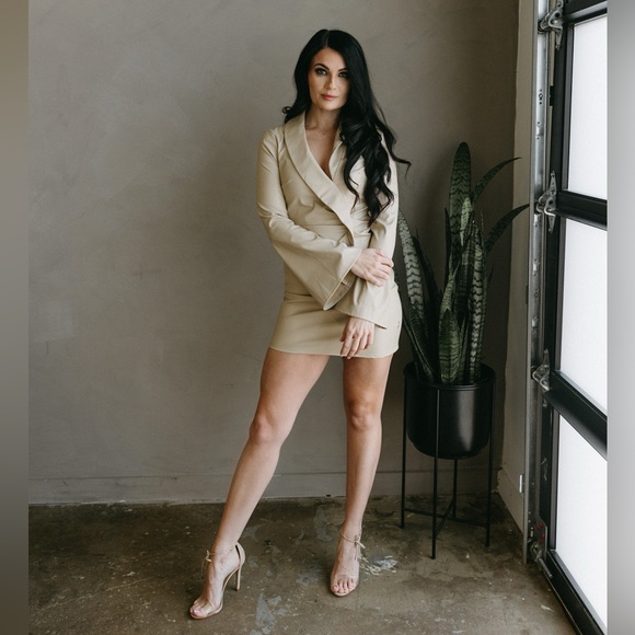 Meet your Posher, Brittney - Picture 2 of 2